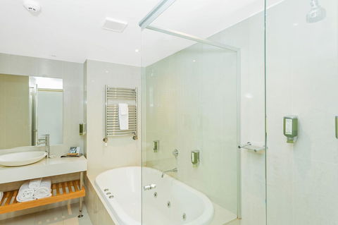 Deep Blue Hotel & Hot Springs - Goulburn Accommodation 37