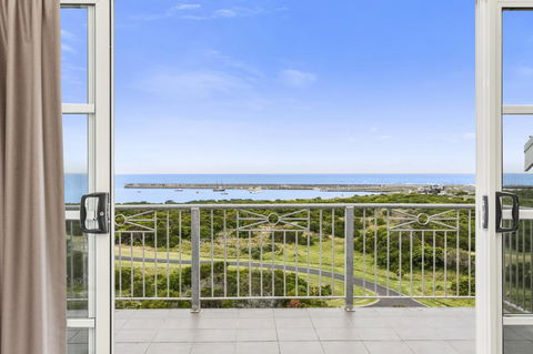 Deep Blue Hotel & Hot Springs - Goulburn Accommodation 23