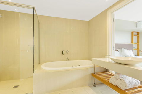 Deep Blue Hotel & Hot Springs - Goulburn Accommodation 20