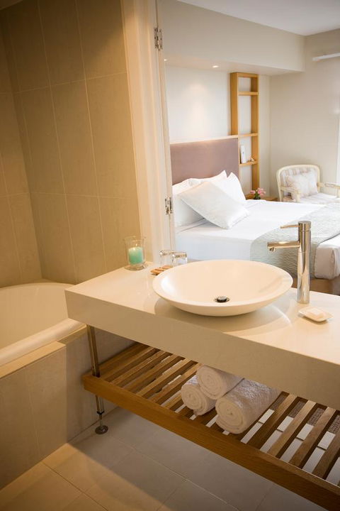 Deep Blue Hotel & Hot Springs - Goulburn Accommodation 38