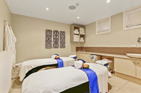 Deep Blue Hotel & Hot Springs - Goulburn Accommodation 19