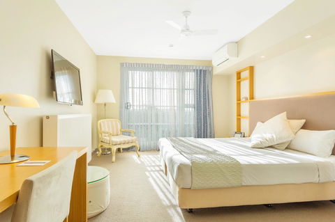 Deep Blue Hotel & Hot Springs - Goulburn Accommodation 14