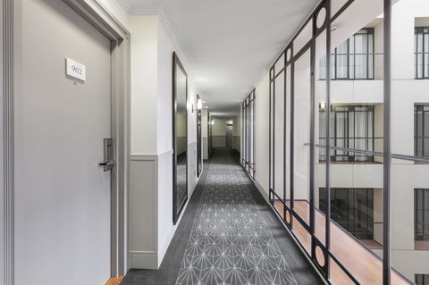The Savoy Hotel On Little Collins Melbourne - Goulburn Accommodation 21