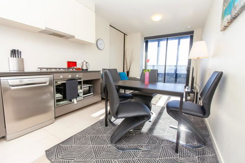 Melbourne SkyHigh Apartments - Goulburn Accommodation 8