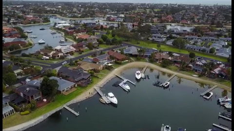 Waterfront Retreat - Goulburn Accommodation 1