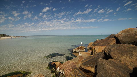 Waterfront Retreat - Goulburn Accommodation 32