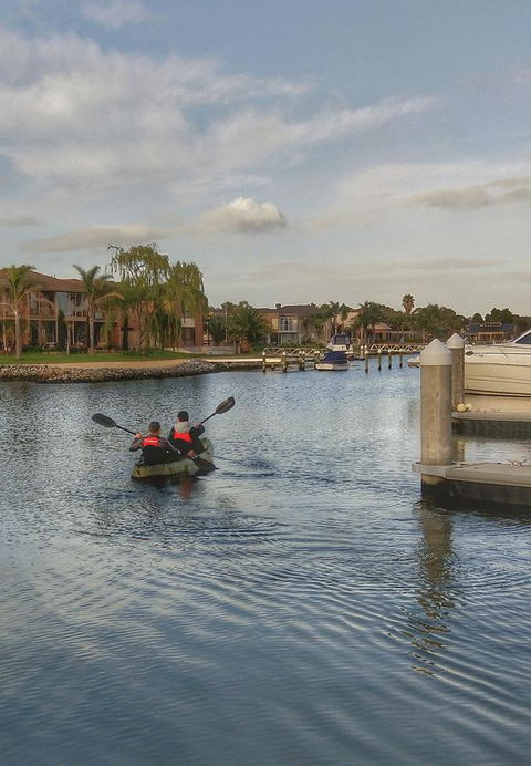 Waterfront Retreat - Goulburn Accommodation 11