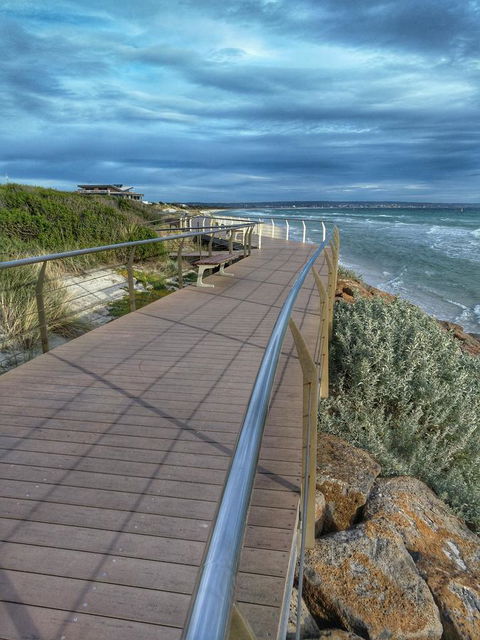 Waterfront Retreat - Goulburn Accommodation 33