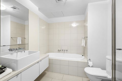Melbourne Holiday Apartments Flinders Wharf - Goulburn Accommodation 16