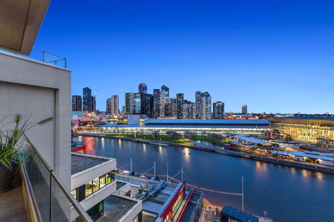 Melbourne Holiday Apartments Flinders Wharf - Goulburn Accommodation 5