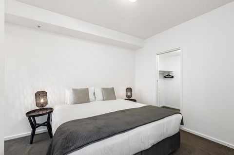 Melbourne Holiday Apartments Flinders Wharf - Goulburn Accommodation 13