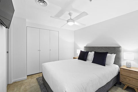 Melbourne Holiday Apartments Flinders Wharf - Goulburn Accommodation 21
