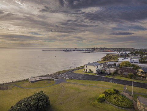 Clifftop Apartments Portland Vic - Goulburn Accommodation 3