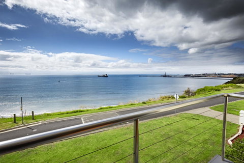 Clifftop Apartments Portland Vic - Goulburn Accommodation 12