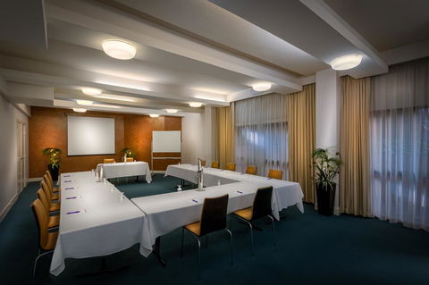 BEST WESTERN PLUS Travel Inn - Goulburn Accommodation 18