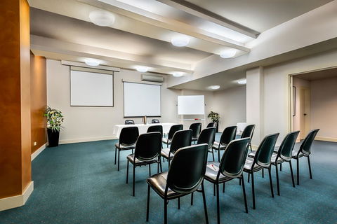 BEST WESTERN PLUS Travel Inn - Goulburn Accommodation 5
