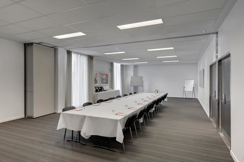 Travelodge Hotel Melbourne Docklands - Goulburn Accommodation 17