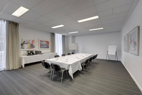 Travelodge Hotel Melbourne Docklands - Goulburn Accommodation 24