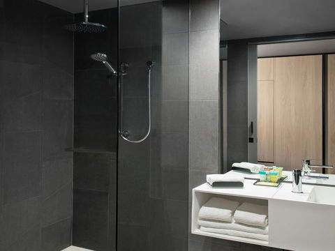 Vibe Hotel Melbourne Docklands - Goulburn Accommodation 16