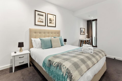 Docklands Private Collection - NEWQUAY - Goulburn Accommodation 11