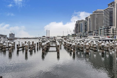 Docklands Private Collection - NEWQUAY - Goulburn Accommodation 19