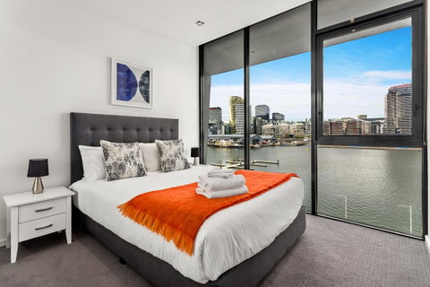 Docklands Private Collection - NEWQUAY - Goulburn Accommodation 12