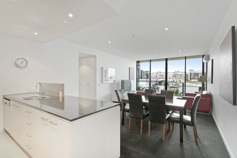 Docklands Private Collection - NEWQUAY - Goulburn Accommodation 29