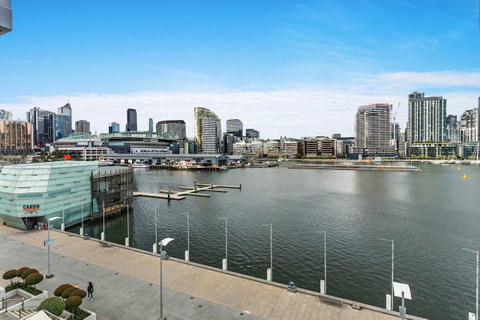 Docklands Private Collection - NEWQUAY - Goulburn Accommodation 13