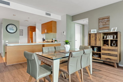 Docklands Private Collection - NEWQUAY - Goulburn Accommodation 1