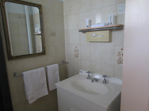 Twin City Motor Inn - Goulburn Accommodation 36