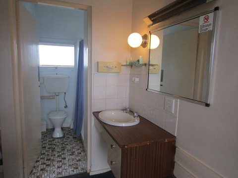 Twin City Motor Inn - Goulburn Accommodation 13