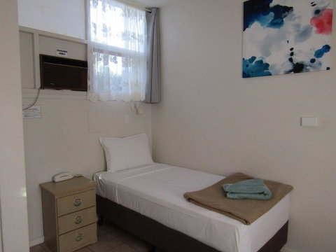 Twin City Motor Inn - Goulburn Accommodation 12