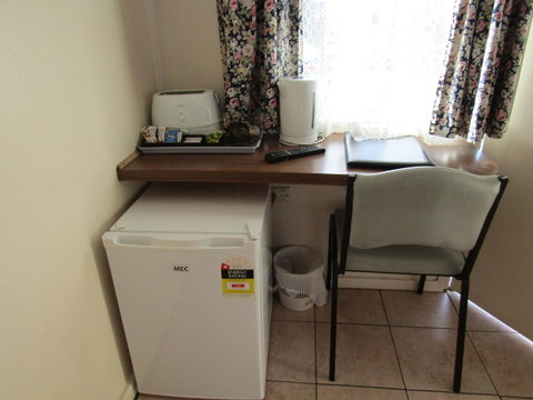 Twin City Motor Inn - Goulburn Accommodation 10