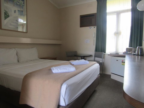 Twin City Motor Inn - Goulburn Accommodation 0