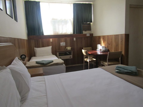 Twin City Motor Inn - Goulburn Accommodation 30