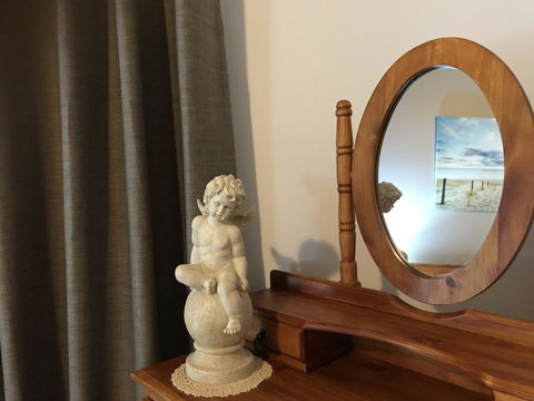 Day Dream Cottage - Goulburn Accommodation 14