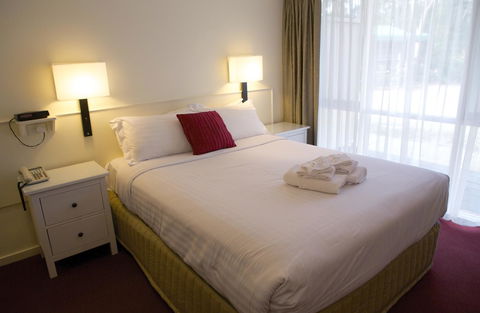 Sanctuary House Resort Motel - Goulburn Accommodation 9