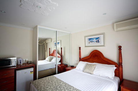 Sanctuary House Resort Motel - Goulburn Accommodation 6