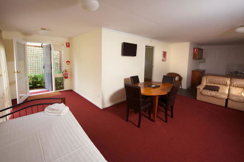 Sanctuary House Resort Motel - Goulburn Accommodation 20