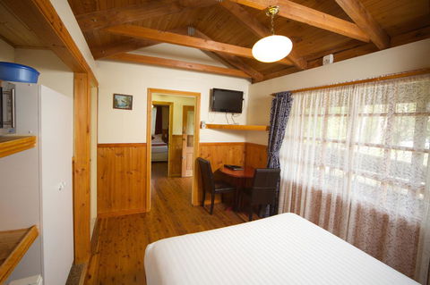 Sanctuary House Resort Motel - Goulburn Accommodation 17