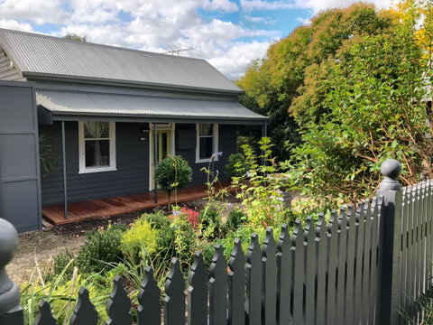 Cinta Cottage - Goulburn Accommodation 2