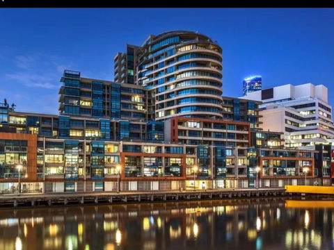 Signature Waterfront Apartments - Goulburn Accommodation 38