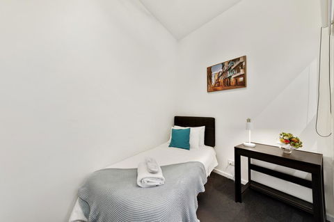 Signature Waterfront Apartments - Goulburn Accommodation 1