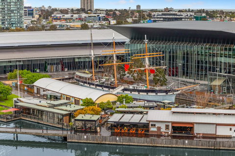 Signature Waterfront Apartments - Goulburn Accommodation 23