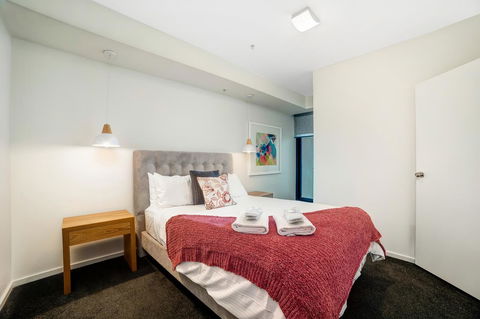 Signature Waterfront Apartments - Goulburn Accommodation 18