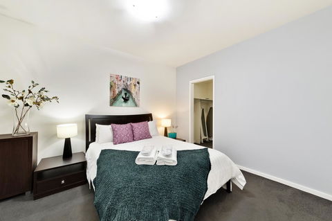 Signature Waterfront Apartments - Goulburn Accommodation 2