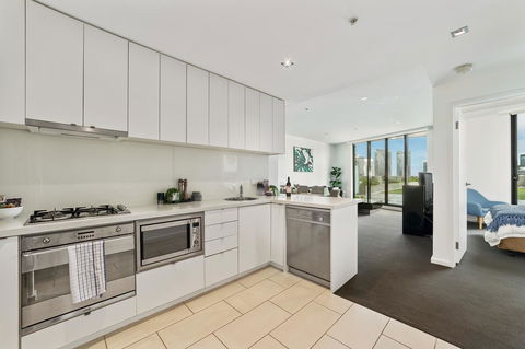 Signature Waterfront Apartments - Goulburn Accommodation 28
