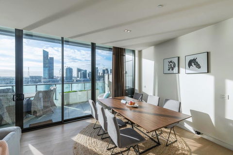 Waterfront 3 Bedroom Luxury Home Victoria Harbour - Goulburn Accommodation 4