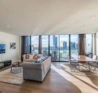 Waterfront 3 Bedroom Luxury Home Victoria Harbour - Goulburn Accommodation