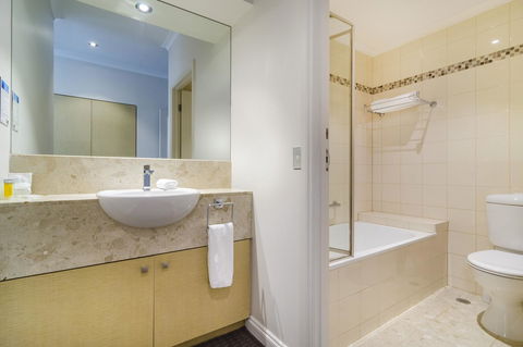 Clarion Suites Gateway - Goulburn Accommodation 12
